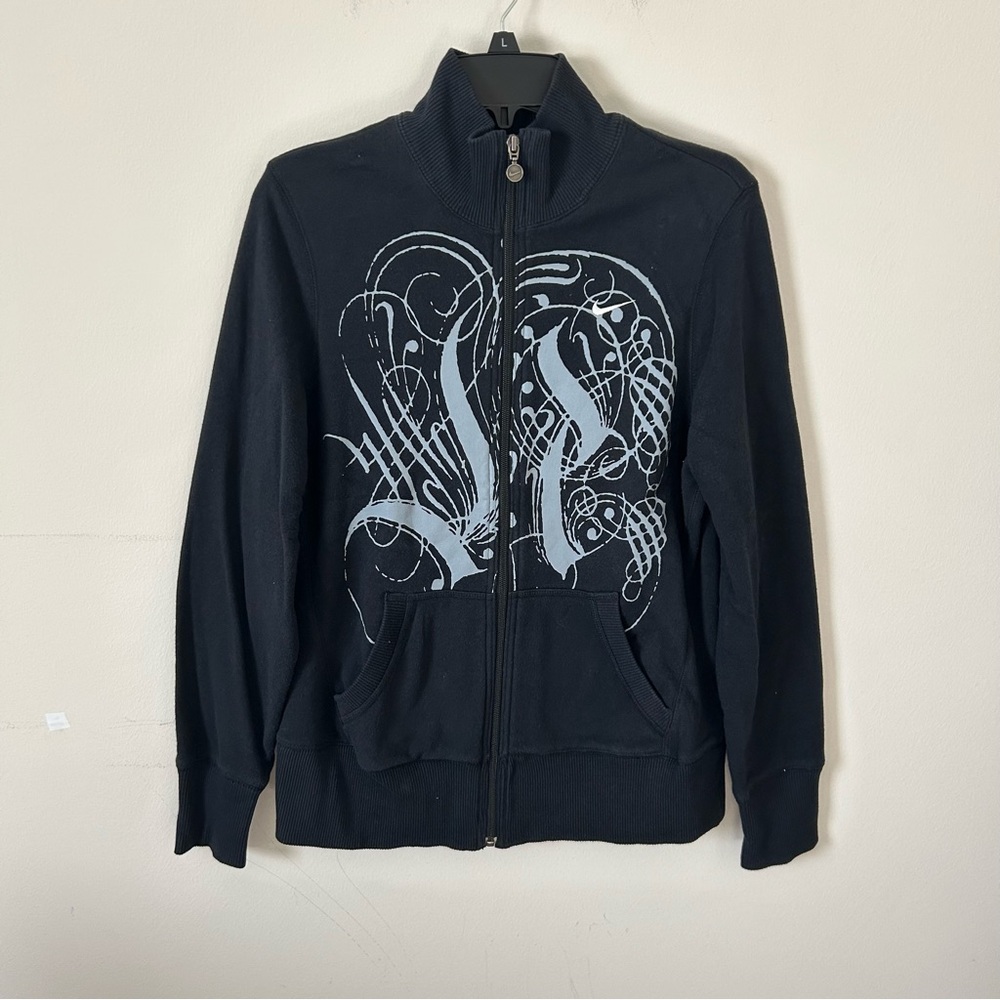 Nike sweatshirt